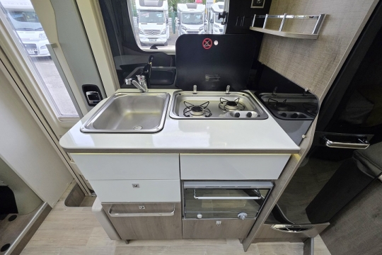 Pilote-Essential-P656-Interior-Kitchen-Top.jpg