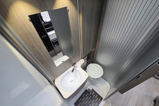 Pilote-Essential-P656-Interior-Bathroom.jpg