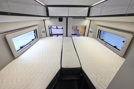 Adria-Twin-640-SLB-Interior-Bed.jpg