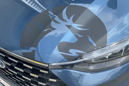 landseer-camper-exterior-bonnet-logo.jpg