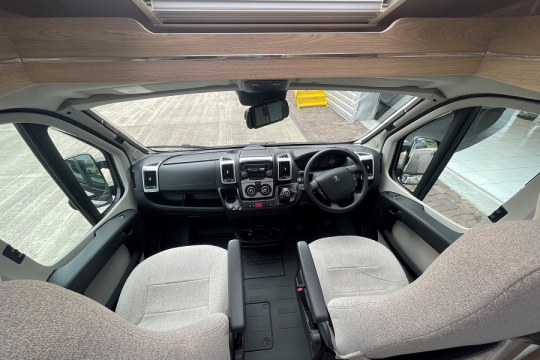 elddis-evolution-125-interior-cab.jpg
