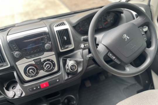 elddis-evolution-125-interior-dash.jpg