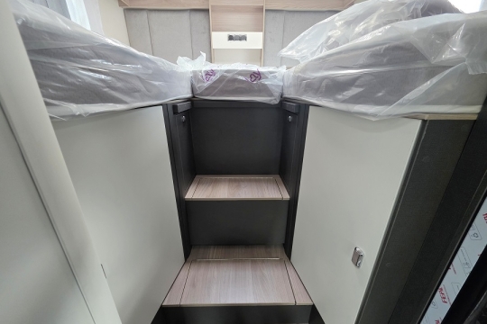 Swift-Voyager-485-Interior-Steps.jpg