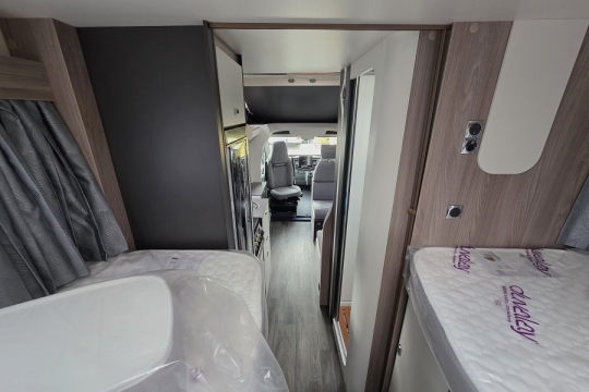 Swift-Voyager-485-Interior-Rear-to-Front.jpg