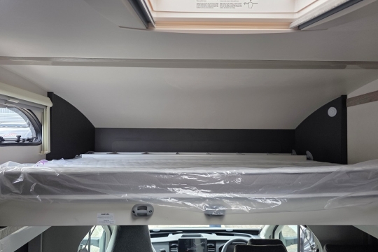 Swift-Voyager-485-Interior-Pull-Down-Bed.jpg