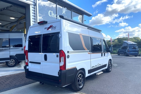 malibu-van-compact-540-db-2025-model-exterior-rear-side.jpg