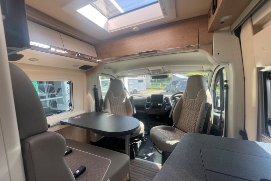 malibu-van-compact-540-db-2025-model-interior-front.jpg