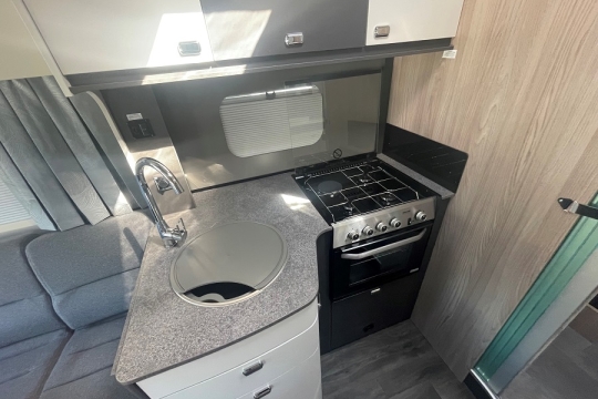 Swift-voyager-540-interior-kitchen-2.jpg