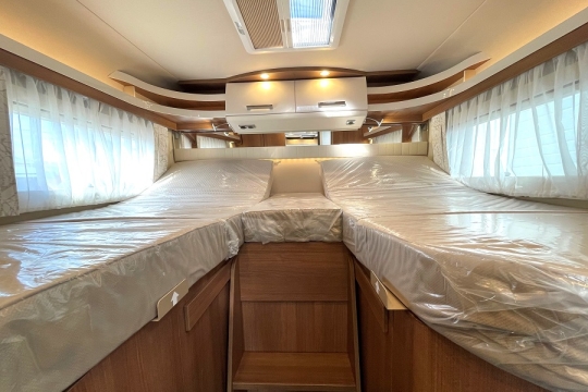 carthago-c2-tourer-i-145-rb-le-interior-fixed-beds.jpg