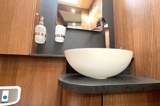 carthago-c2-tourer-i-145-rb-le-interior-bathroom-close.jpg