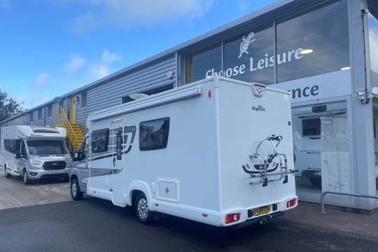 elddis-majestic-185-exterior-rear-side.jpg