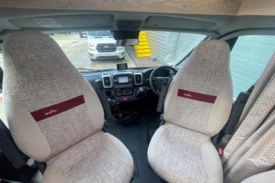elddis-majestic-185-interior-cab.jpg