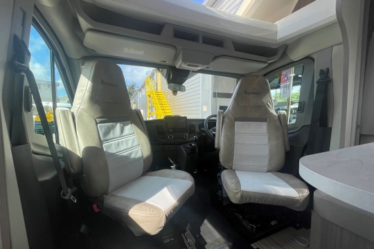 benimar-tessoro-t 483-interior-cab.jpg
