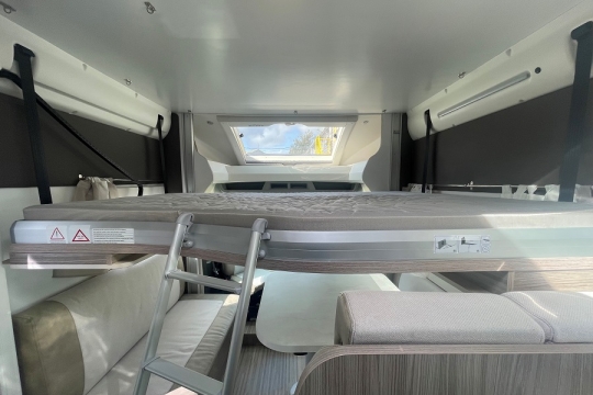 benimar-tessoro-t483-interior-drop-down-bed.jpg