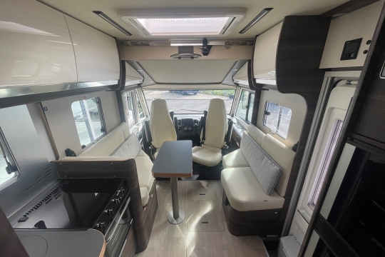 laika-ecovip-4109-ds-interior-front-lounge.jpg