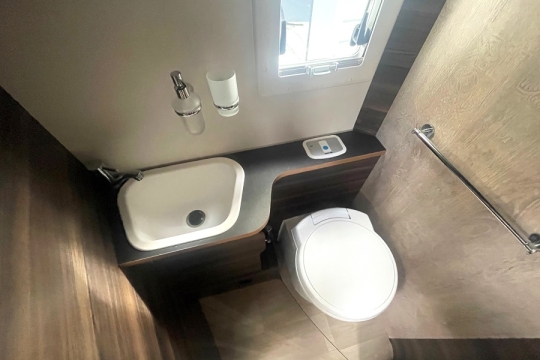 laika-ecovip-4109-ds-interior-bathroom-2.jpg