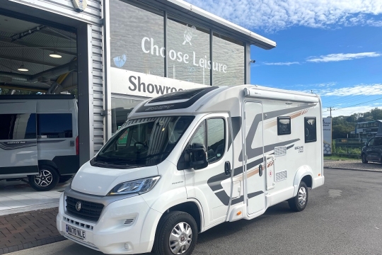 swift-escape-compact-c402-exterior-front-side.jpg