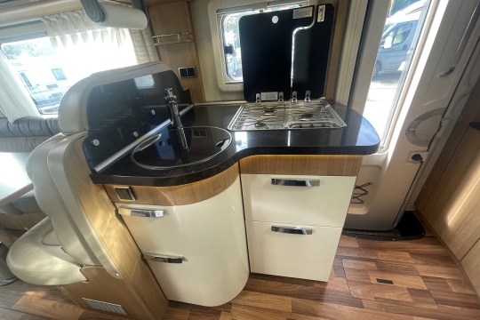 hymer-b544-interior-kitchen.jpg