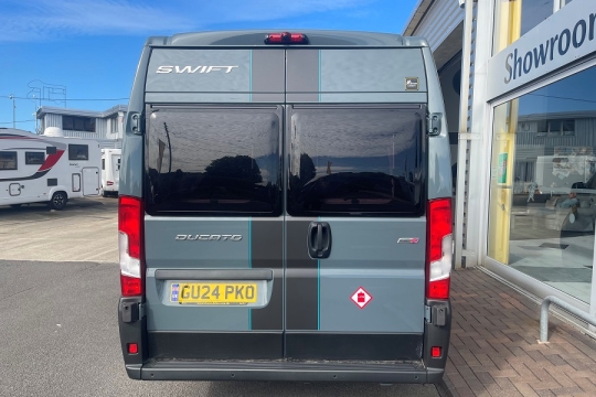 swift-carrera-194-exterior-rear.jpg