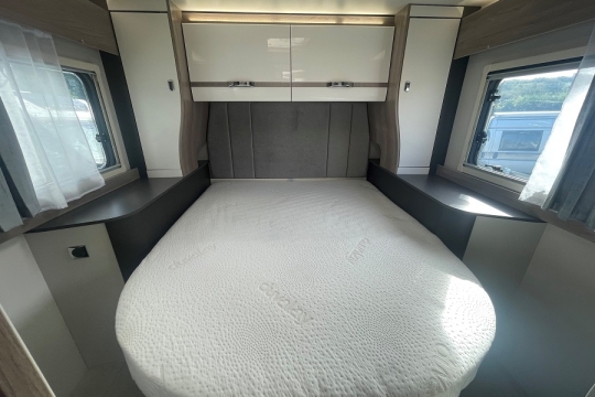 swift-voyager-594-interior-bedroom.jpg