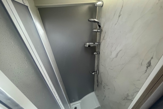 swift-voyager-594-interior-shower.jpg