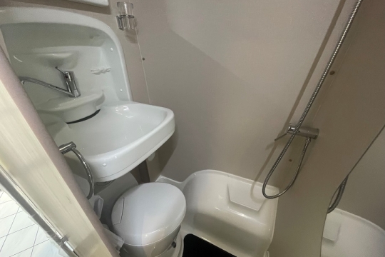 auto-sleeper-symbol-interior-washroom.jpg