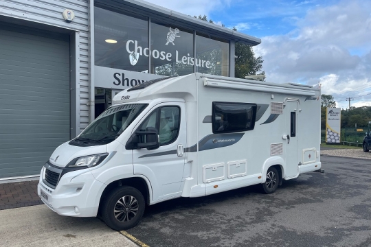 elddis-chatsworth-175-exterior-front-side.jpg