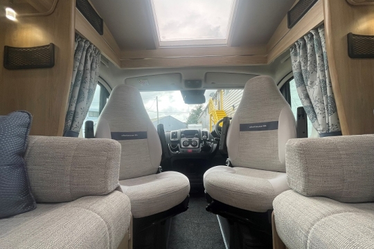 elddis-chatsworth-175-interior-front-cab.jpg