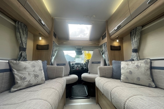 elddis-chatsworth-175-interior-front-lounge-close.jpg