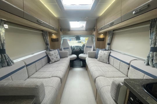 elddis-chatsworth-175-interior-front-lounge.jpg
