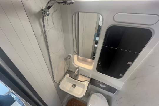 Swift-trekker-interior-washroom-above.jpg