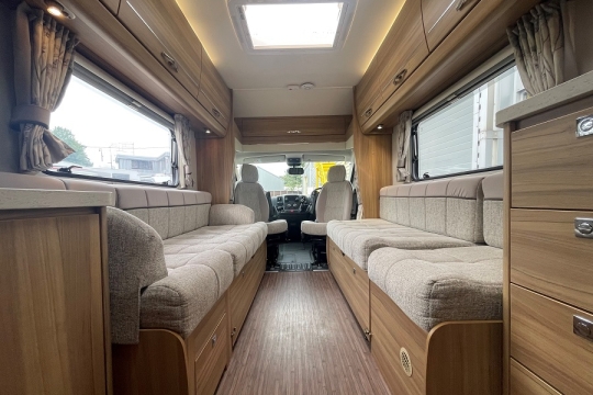 elddis-autoquest-175-interior-lounge-front.jpg