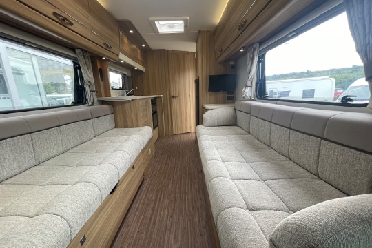 elddis-autoquest-175-interior-to-rear-2.jpg
