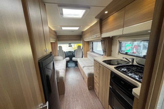 elddis-autoquest-175-interior-to-front.jpg
