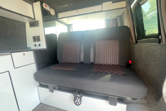 vw-spinneys-edition-interior-raer-seat.jpg