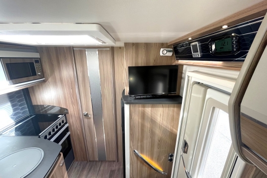 swift-bolero-714-sb-interior-mid.jpg