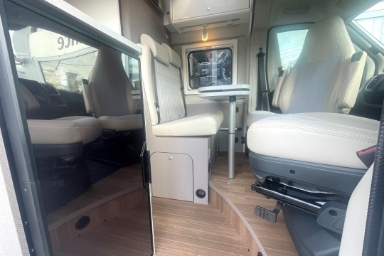 etrusco-cv-540-db-interior-side-entrance.jpg