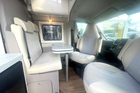 etrusco-cv-540-db-interior-to-front-lounge.jpg