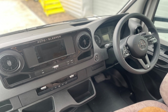 auto-sleepers-bourton-interior-dash.jpg