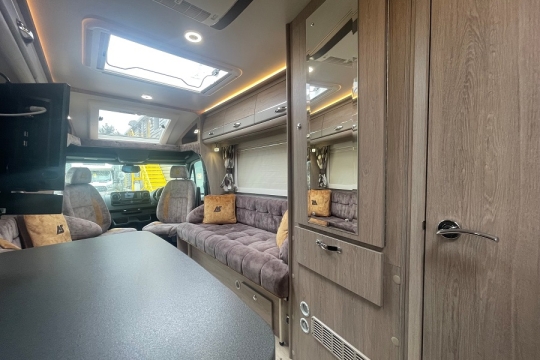 auto-sleepers-bourton-interior-front-right-view.jpg