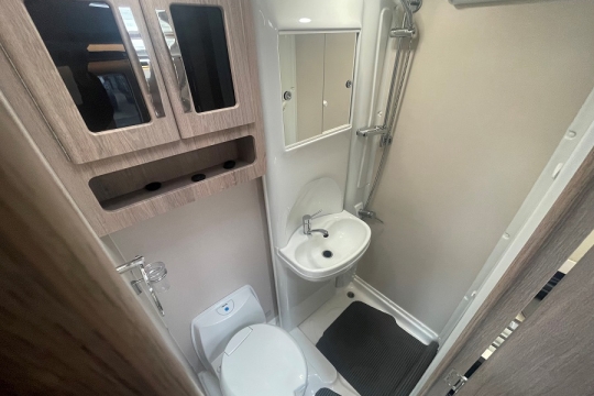 auto-sleepers-bourton-interior-washroom.jpg