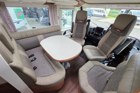 Carthago-Chic-C-Line-I-5-0-QB-L-Interior-Lounge.jpg