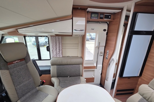 Carthago-Chic-C-Line-I-5-0-QB-L-Interior-Lounge-Side.jpg