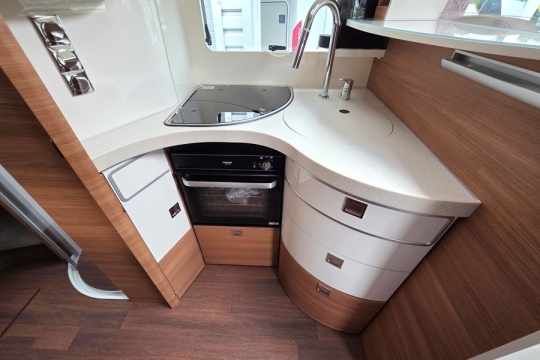 Carthago-Chic-C-Line-I-5-0-QB-L-Interior-Kitchen-Side.jpg