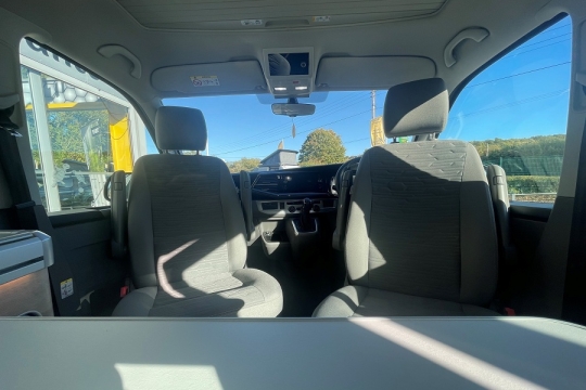 vw-california-surf-interior-cab.jpg