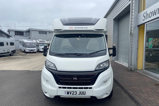 adria-matrix-axess-600dt-exterior-front.jpg