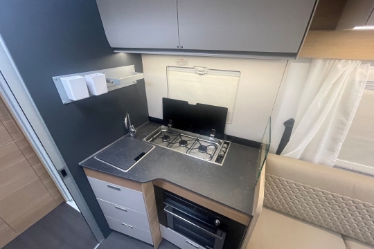 adria-matrix-axess-600dt-interior-kitchen.jpg