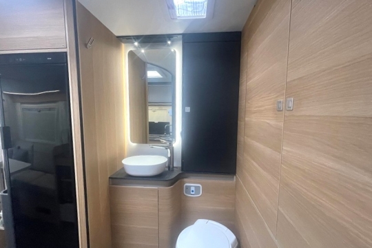 adria-matrix-axess-600dt-interior-washroom.jpg