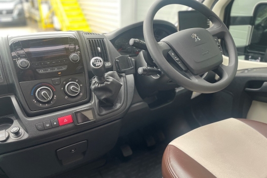 bailey-approach-autograph-765-interior-dash.jpg