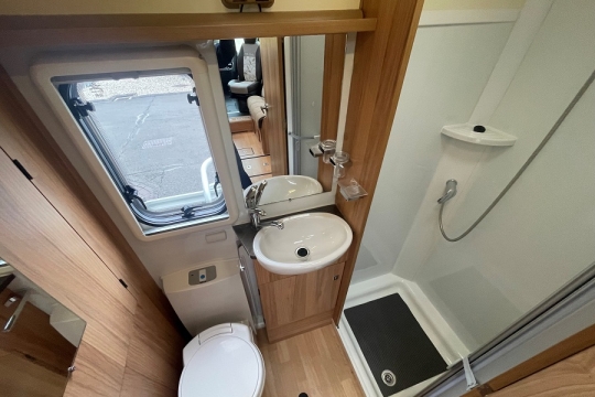 bailey-approach-autograph-540-interior-washroom.jpg